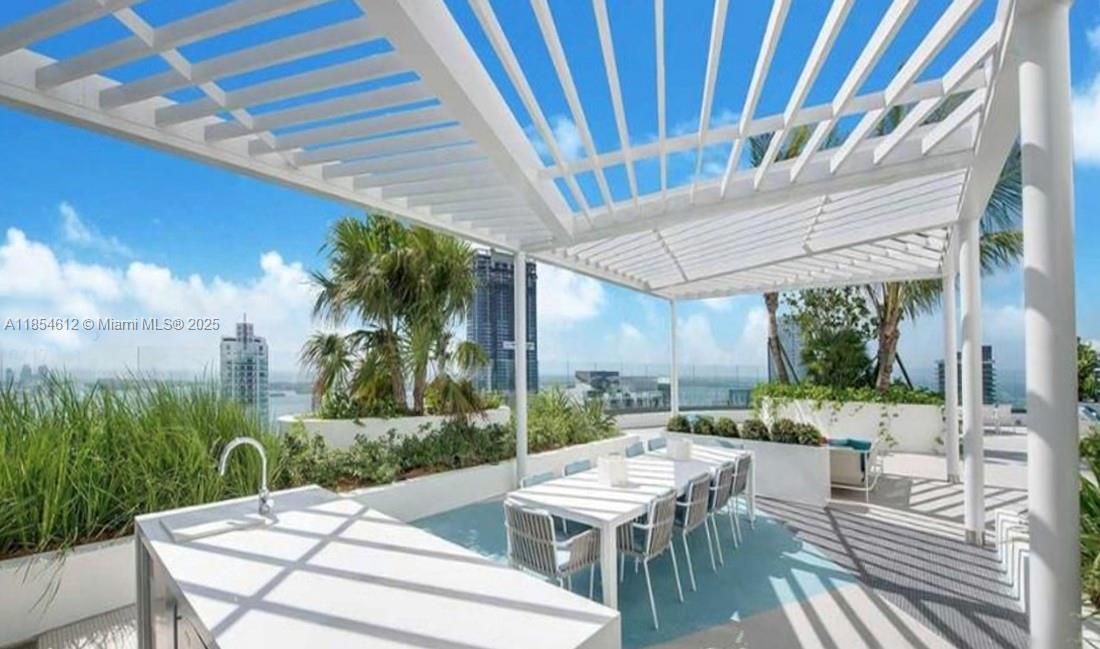 Vendido Recientemente: $470,000 (1 camas, 1 baños, 756 Pies cuadrados)