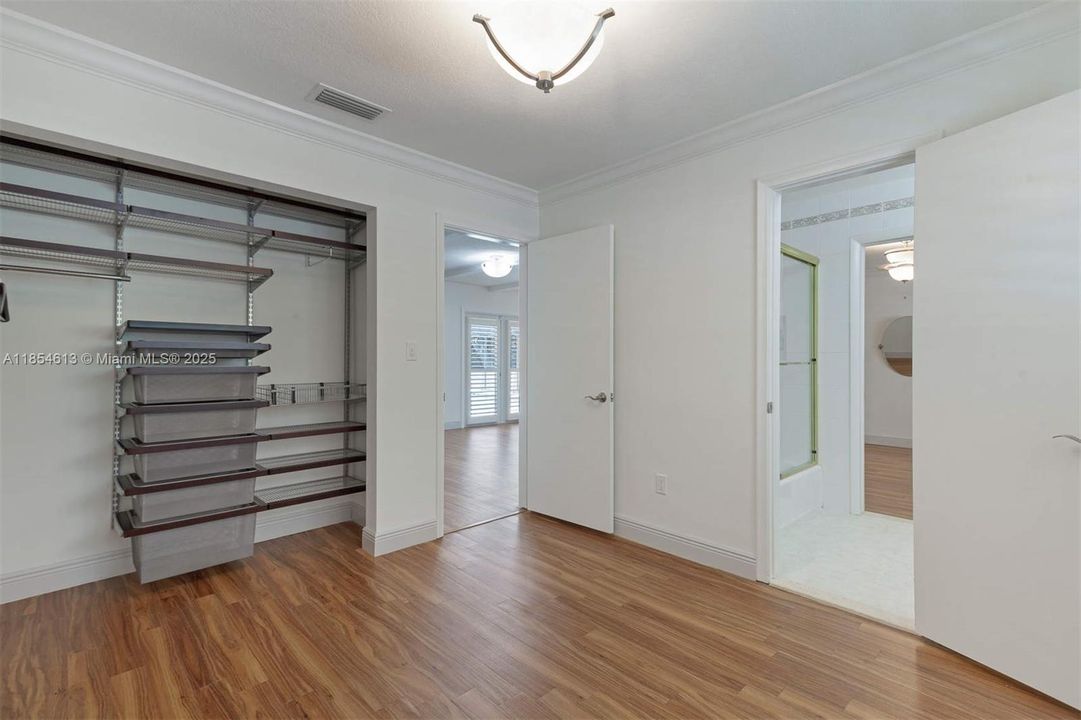 Recently Sold: $2,500,000 (5 beds, 3 baths, 2670 Square Feet)