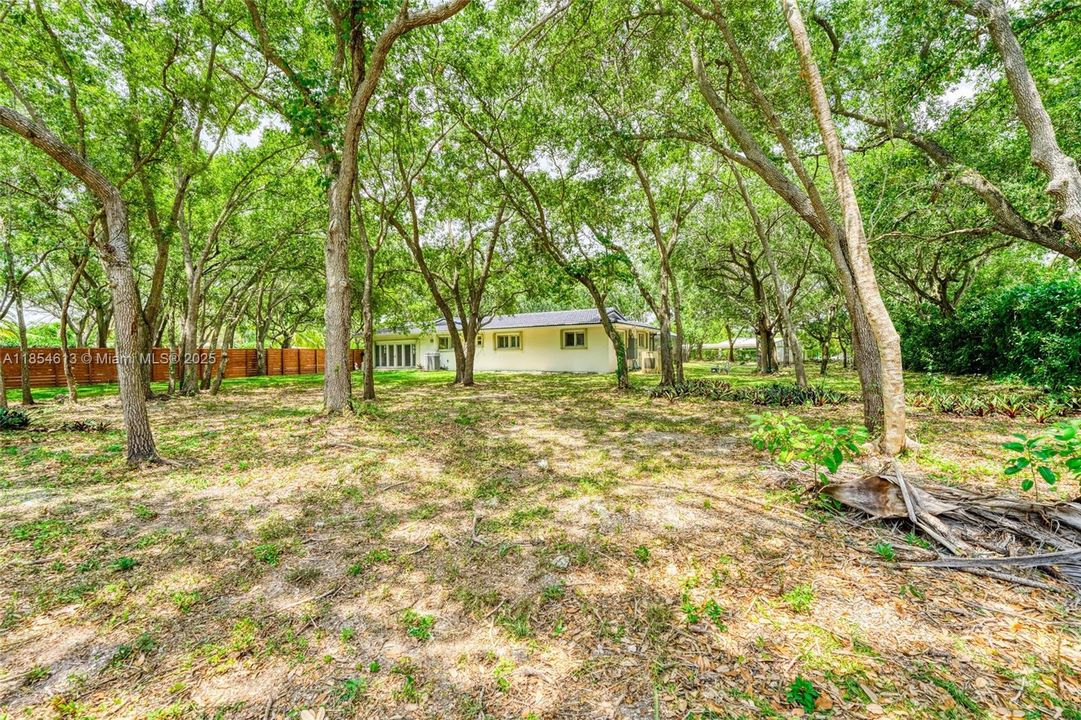 Recently Sold: $2,500,000 (5 beds, 3 baths, 2670 Square Feet)