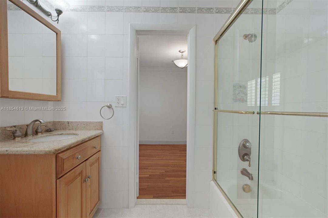 Recently Sold: $2,500,000 (5 beds, 3 baths, 2670 Square Feet)