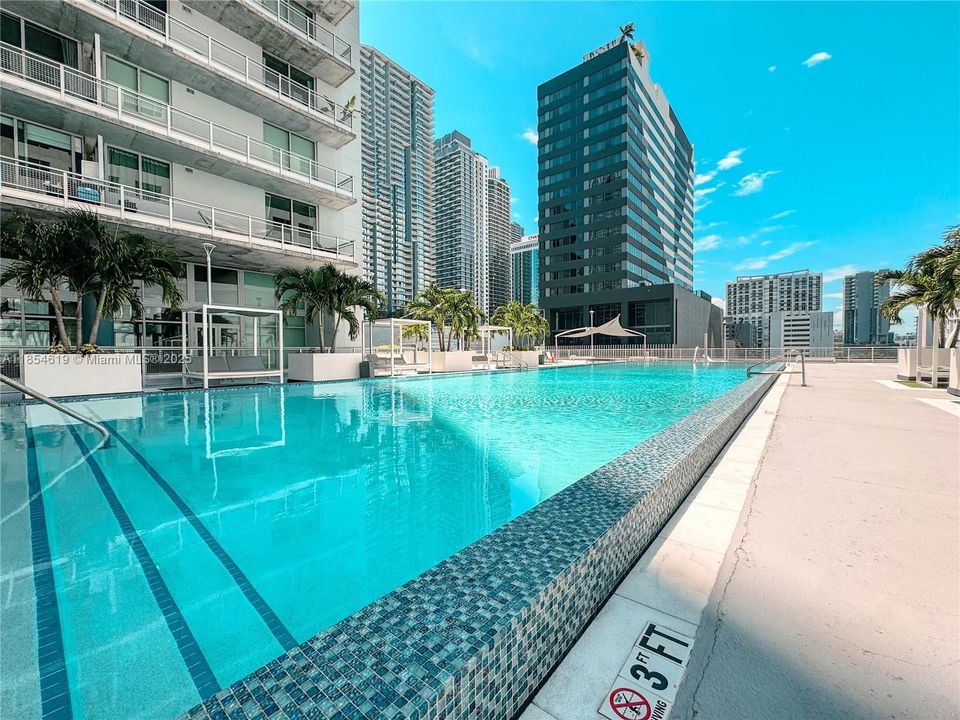 待售: $485,000 (2 贝兹, 2 浴室, 1113 平方英尺)