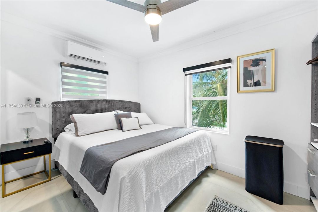 出租: $2,250 (1 贝兹, 1 浴室, 8774 平方英尺)