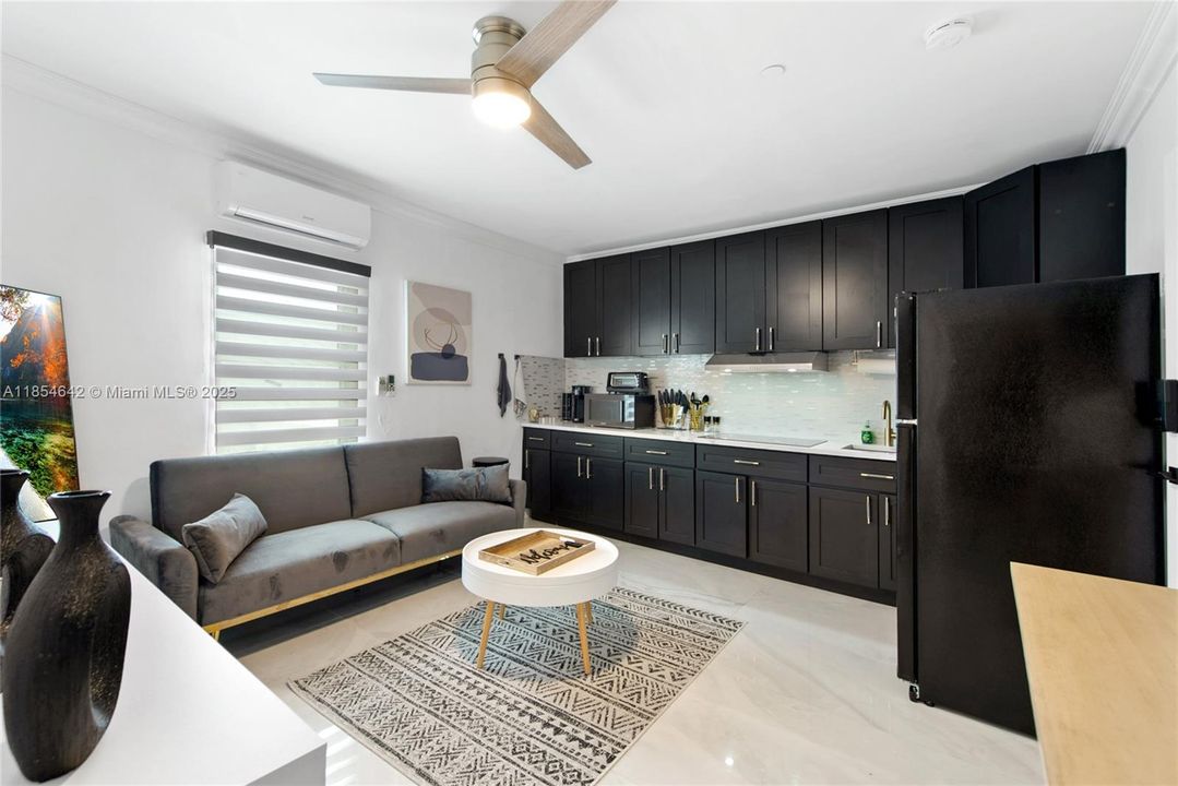 For Rent: $2,250 (1 beds, 1 baths, 8774 Square Feet)