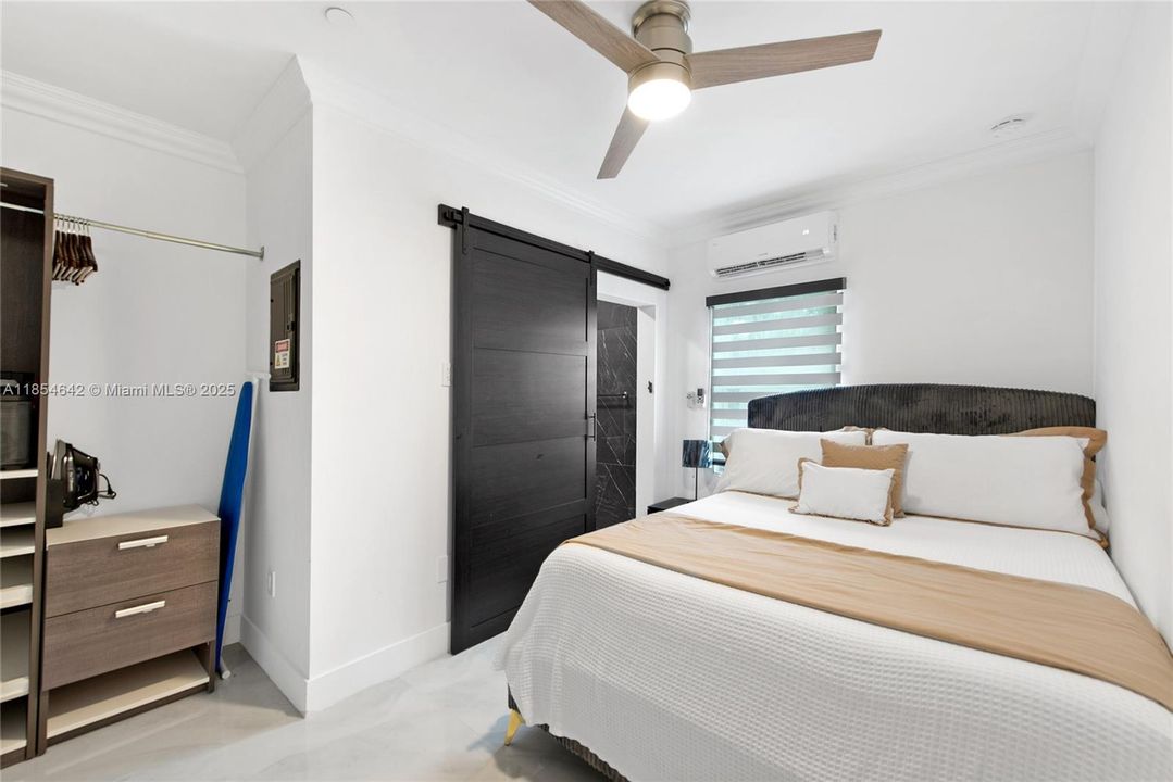 For Rent: $2,250 (1 beds, 1 baths, 8774 Square Feet)