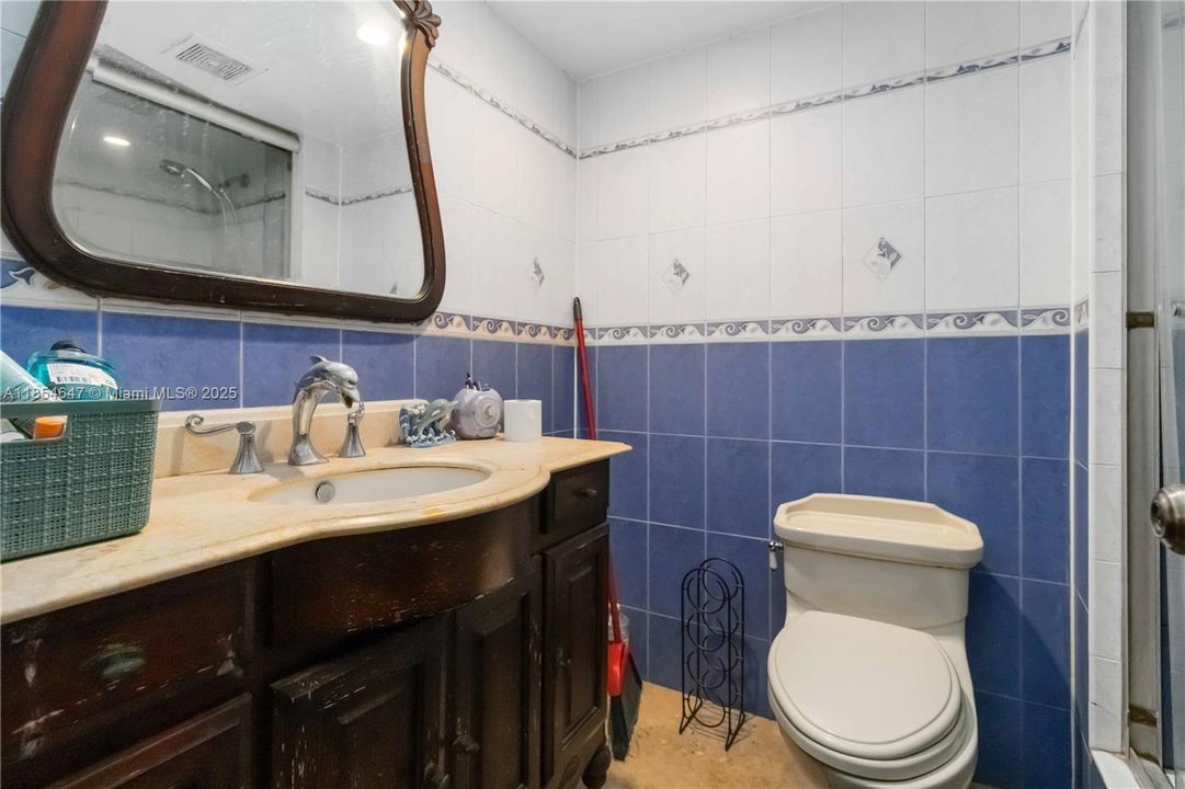 合同活跃: $277,000 (2 贝兹, 2 浴室, 1060 平方英尺)