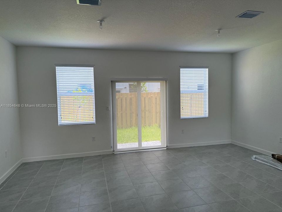 For Rent: $2,300 (3 beds, 2 baths, 0 Square Feet)