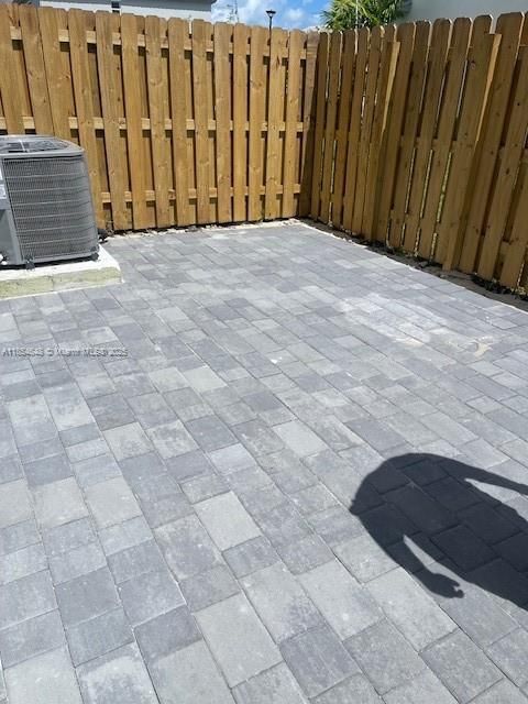 For Rent: $2,300 (3 beds, 2 baths, 0 Square Feet)