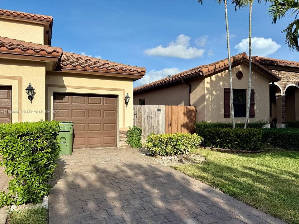 Недавно арендовано: $1,999 (2 спален, 1 ванн, 1000 Квадратных фут)