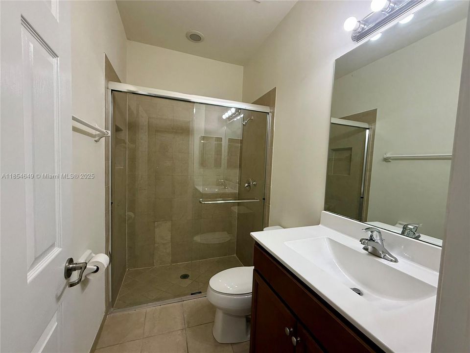 Недавно арендовано: $1,999 (2 спален, 1 ванн, 1000 Квадратных фут)