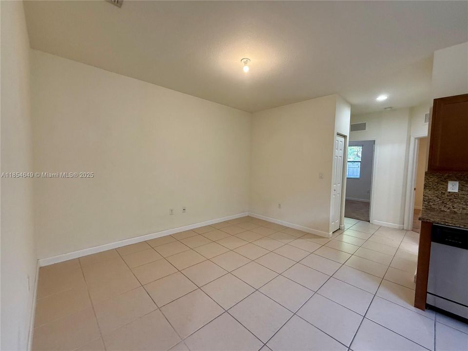 Недавно арендовано: $1,999 (2 спален, 1 ванн, 1000 Квадратных фут)