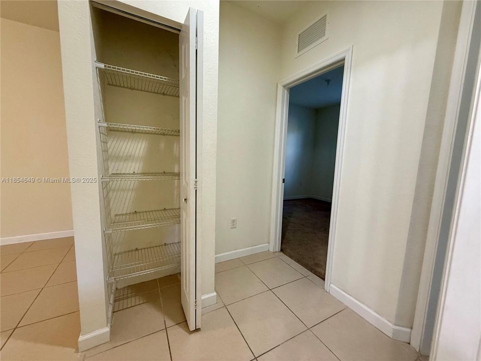 Недавно арендовано: $1,999 (2 спален, 1 ванн, 1000 Квадратных фут)