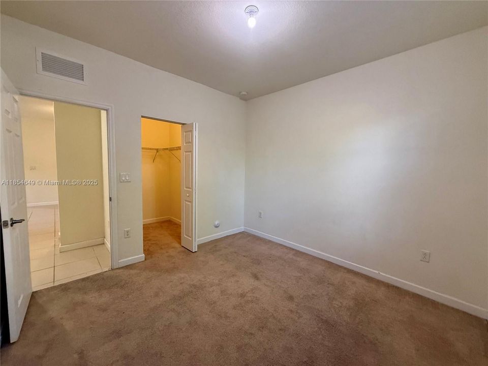 Недавно арендовано: $1,999 (2 спален, 1 ванн, 1000 Квадратных фут)