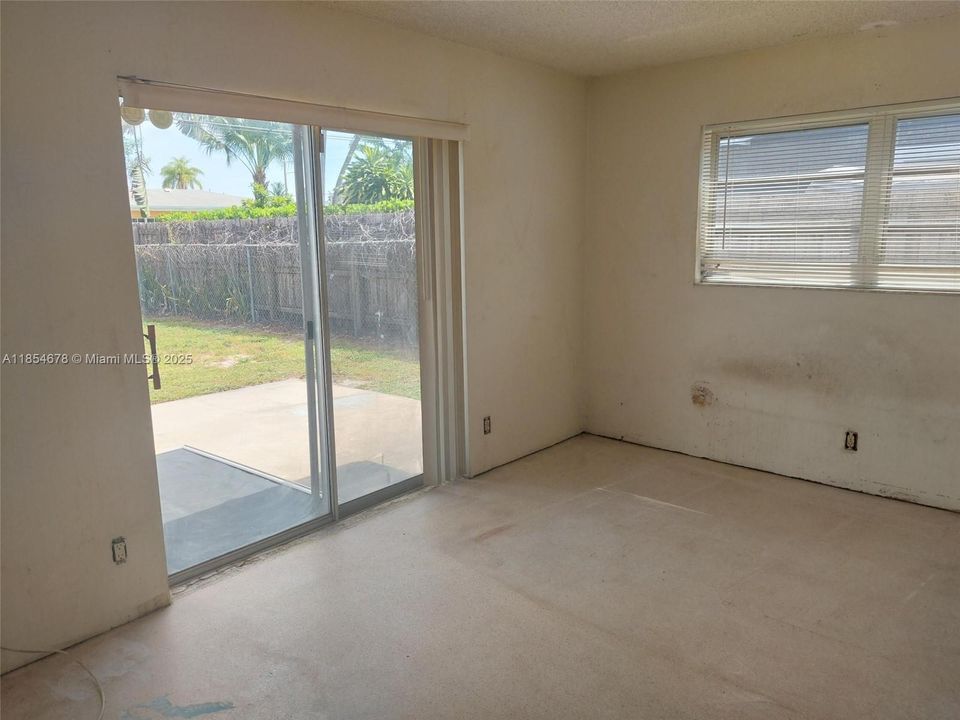 Vendido Recientemente: $389,000 (2 camas, 2 baños, 1291 Pies cuadrados)