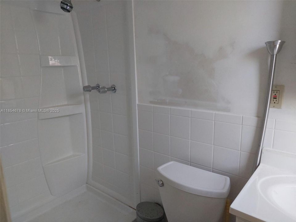 Vendido Recientemente: $389,000 (2 camas, 2 baños, 1291 Pies cuadrados)