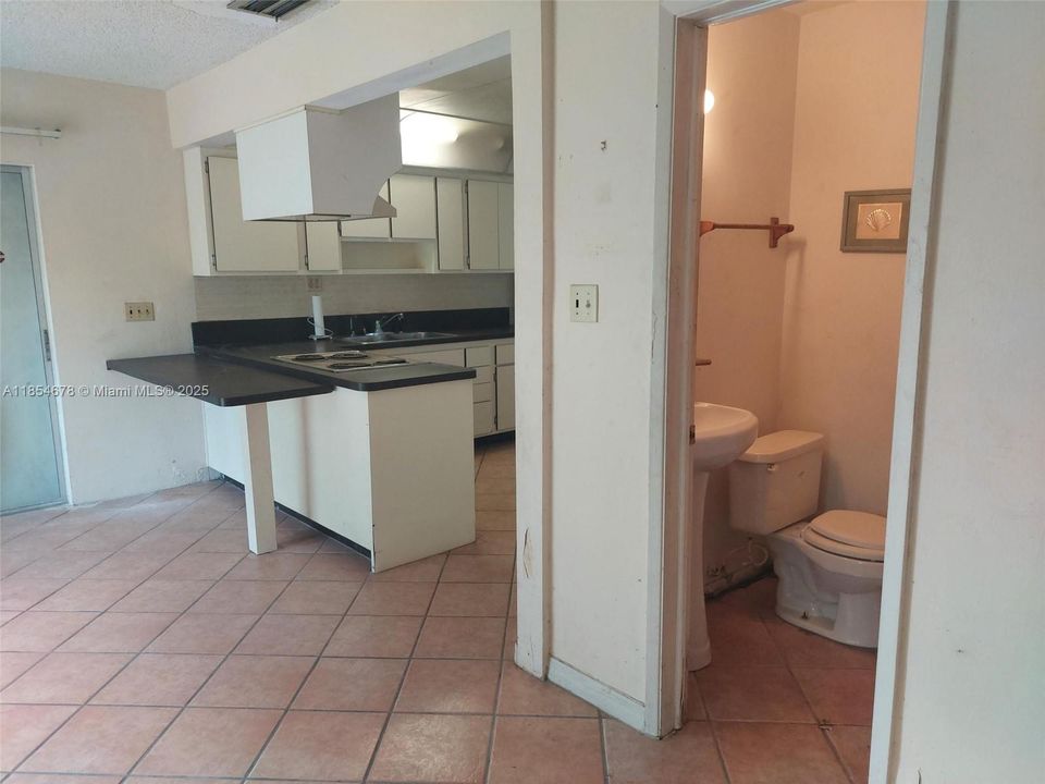 Vendido Recientemente: $389,000 (2 camas, 2 baños, 1291 Pies cuadrados)