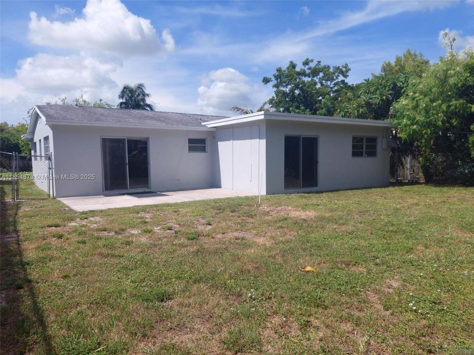 Vendido Recientemente: $389,000 (2 camas, 2 baños, 1291 Pies cuadrados)