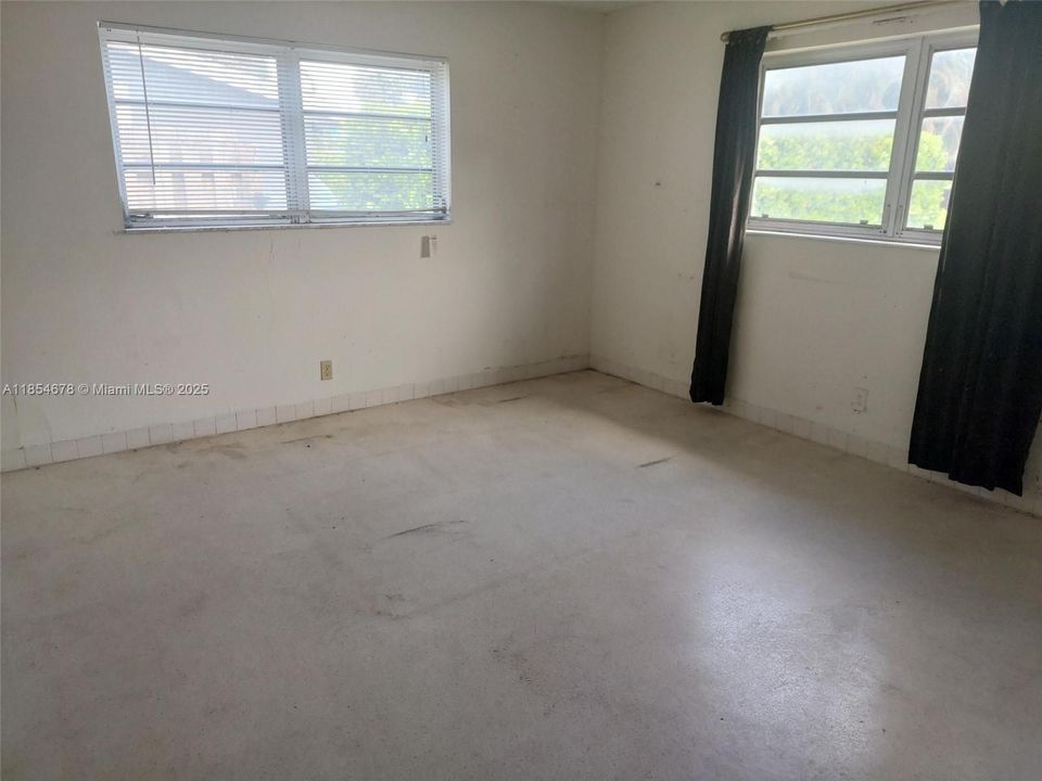 Vendido Recientemente: $389,000 (2 camas, 2 baños, 1291 Pies cuadrados)
