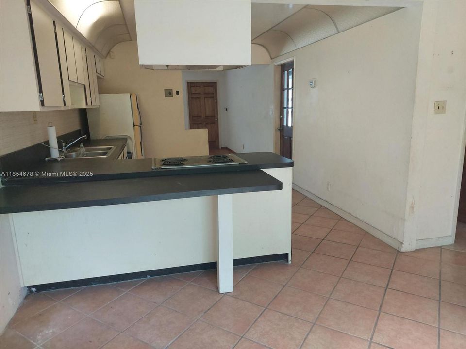Vendido Recientemente: $389,000 (2 camas, 2 baños, 1291 Pies cuadrados)