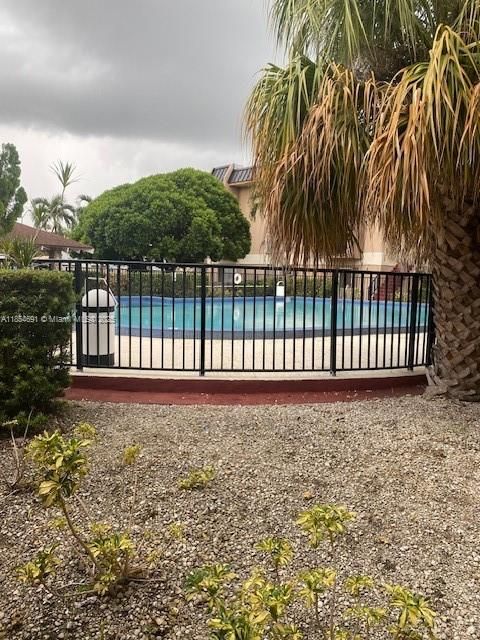 Vendido Recientemente: $225,000 (1 camas, 1 baños, 635 Pies cuadrados)