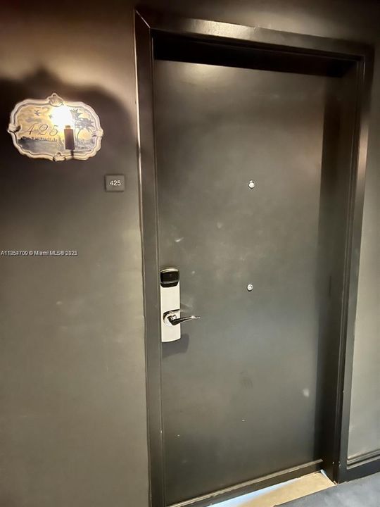 待售: $339,000 (0 贝兹, 1 浴室, 485 平方英尺)