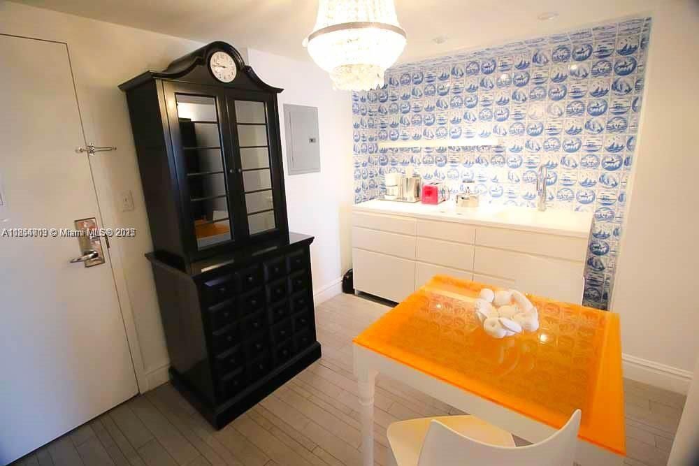 待售: $339,000 (0 贝兹, 1 浴室, 485 平方英尺)