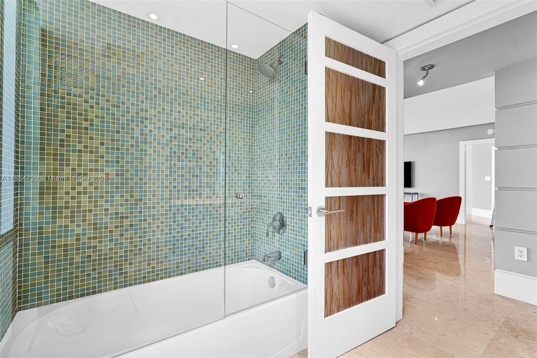 待售: $1,530,000 (2 贝兹, 2 浴室, 1602 平方英尺)