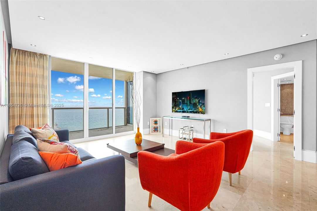 待售: $1,530,000 (2 贝兹, 2 浴室, 1602 平方英尺)