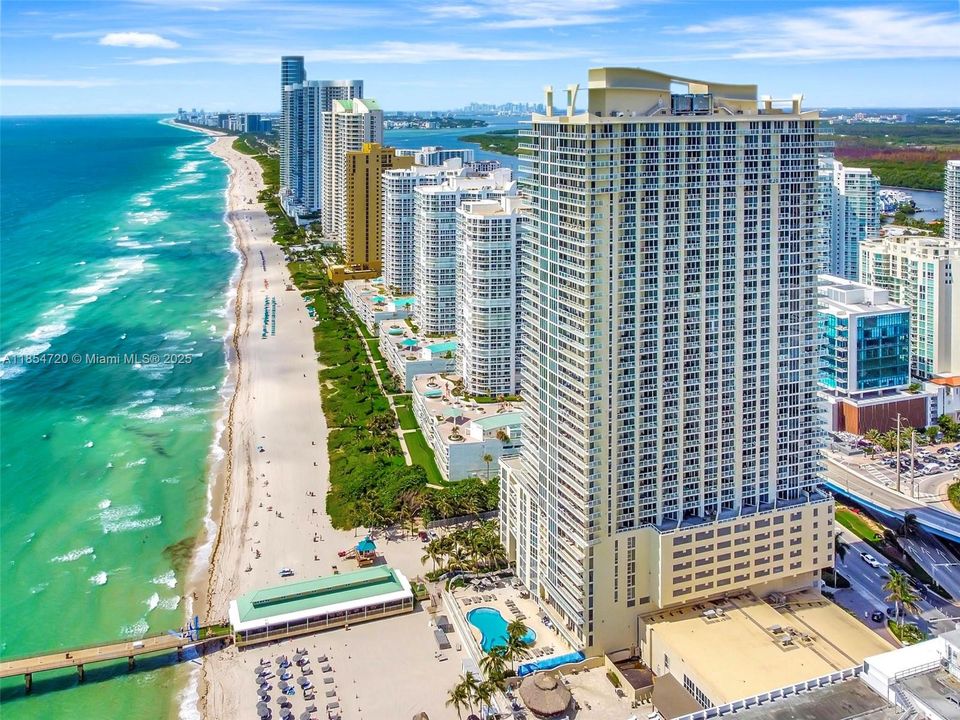 待售: $1,530,000 (2 贝兹, 2 浴室, 1602 平方英尺)