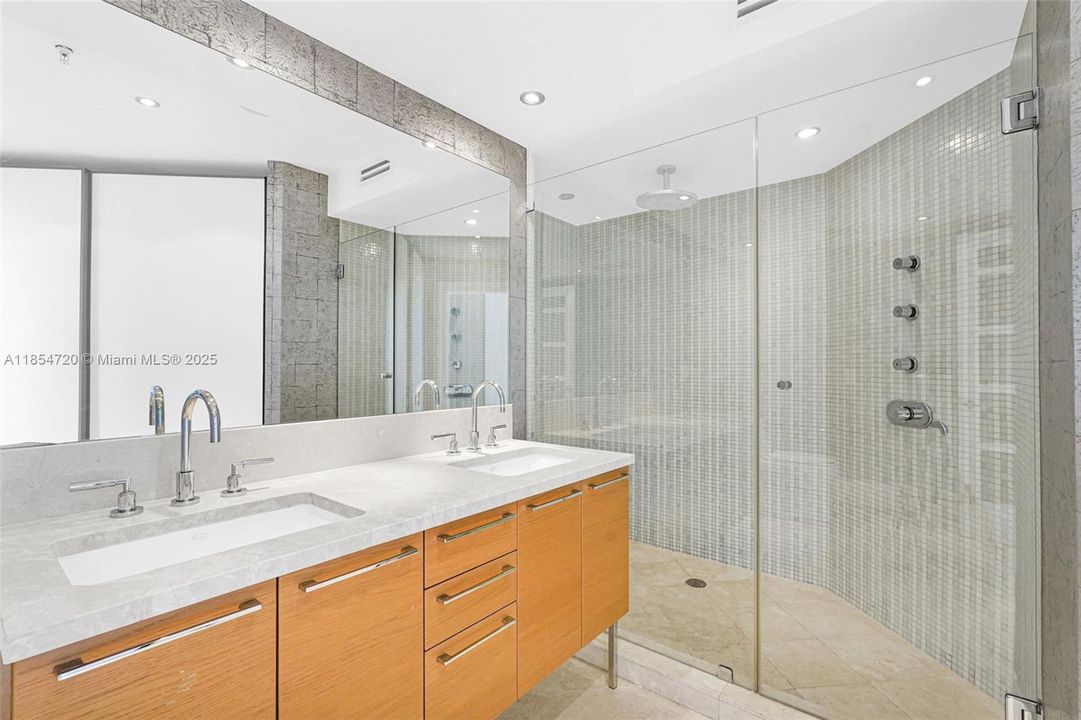 待售: $1,530,000 (2 贝兹, 2 浴室, 1602 平方英尺)