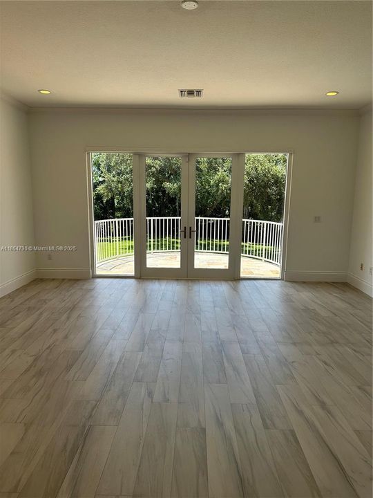 На продажу: $5,195,000 (6 спален, 4 ванн, 5849 Квадратных фут)