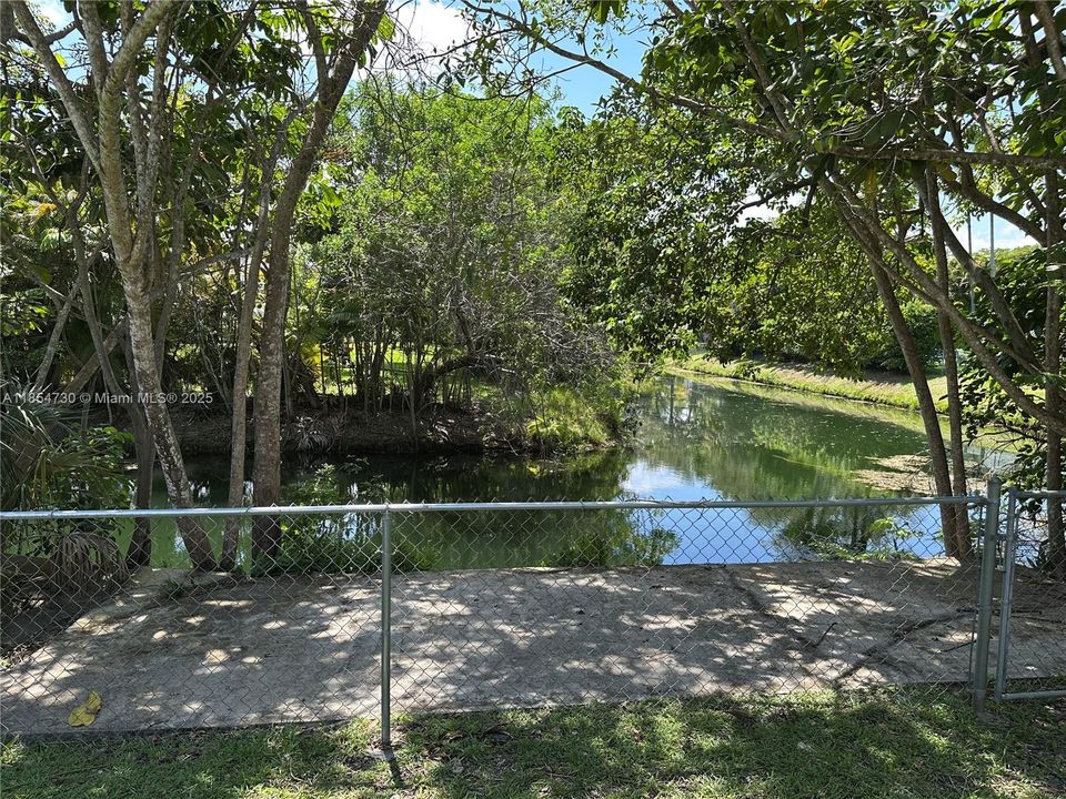 На продажу: $5,195,000 (6 спален, 4 ванн, 5849 Квадратных фут)