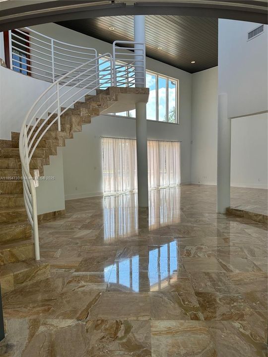 На продажу: $5,195,000 (6 спален, 4 ванн, 5849 Квадратных фут)