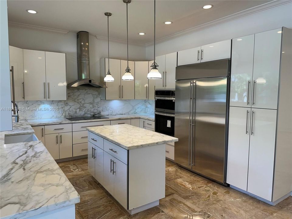 На продажу: $5,195,000 (6 спален, 4 ванн, 5849 Квадратных фут)