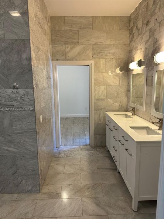 На продажу: $5,195,000 (6 спален, 4 ванн, 5849 Квадратных фут)