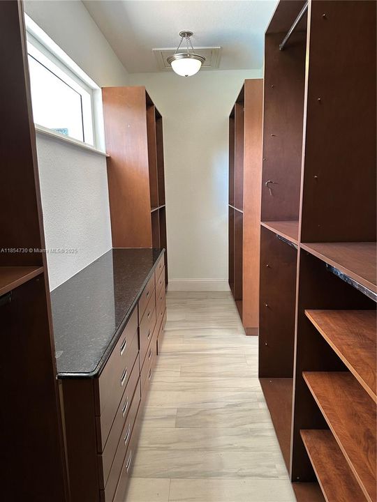 На продажу: $5,195,000 (6 спален, 4 ванн, 5849 Квадратных фут)