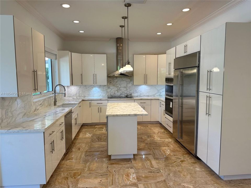 На продажу: $5,195,000 (6 спален, 4 ванн, 5849 Квадратных фут)