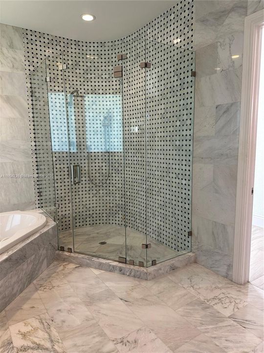 На продажу: $5,195,000 (6 спален, 4 ванн, 5849 Квадратных фут)