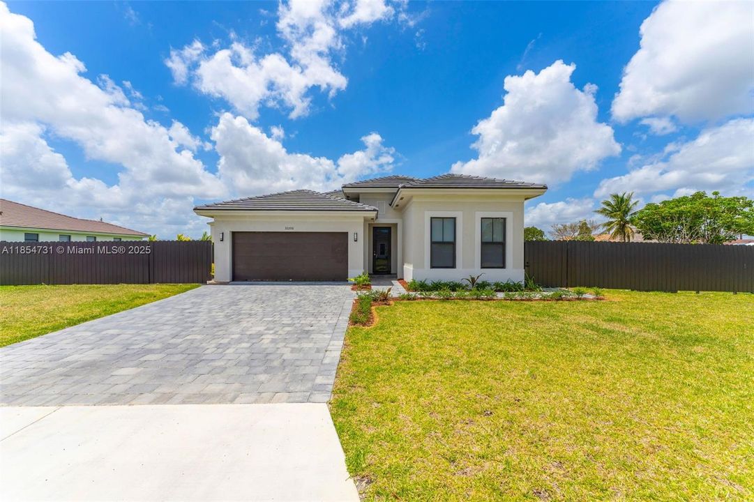 В аренду: $4,000 (3 спален, 2 ванн, 0 Квадратных фут)