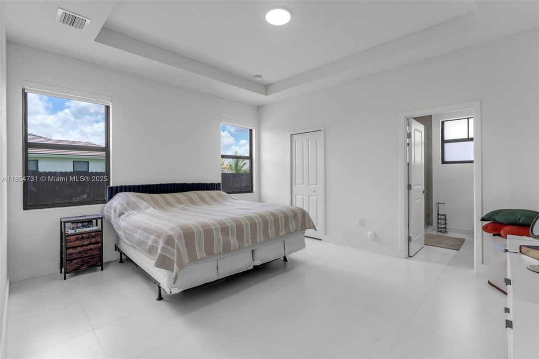 В аренду: $4,000 (3 спален, 2 ванн, 0 Квадратных фут)