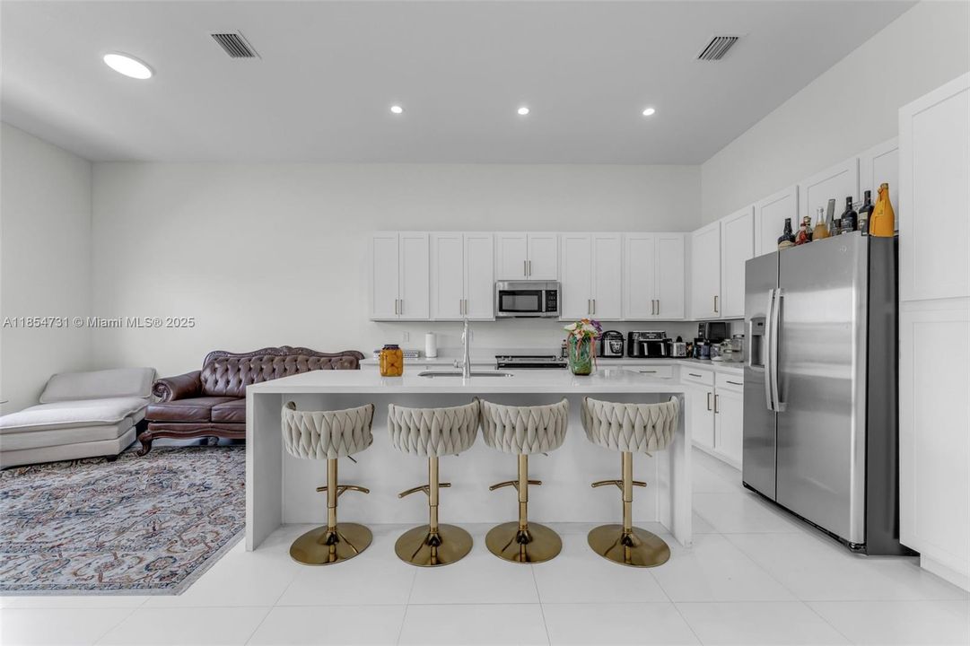 В аренду: $4,000 (3 спален, 2 ванн, 0 Квадратных фут)