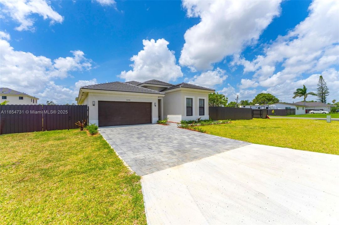 В аренду: $4,000 (3 спален, 2 ванн, 0 Квадратных фут)