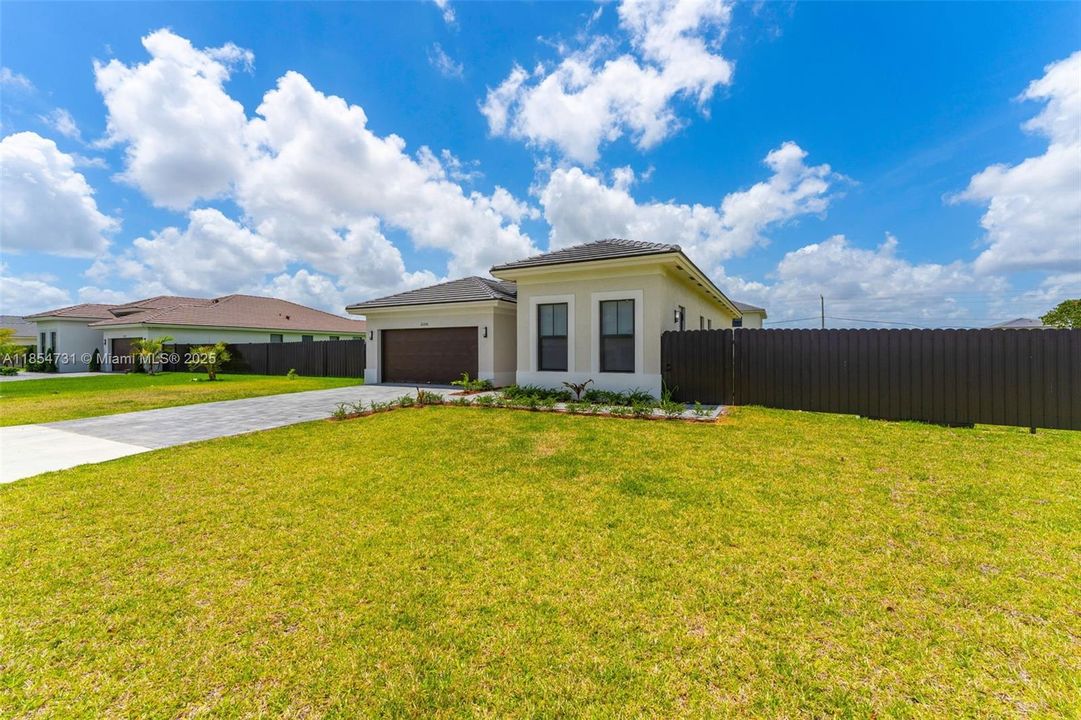 В аренду: $4,000 (3 спален, 2 ванн, 0 Квадратных фут)