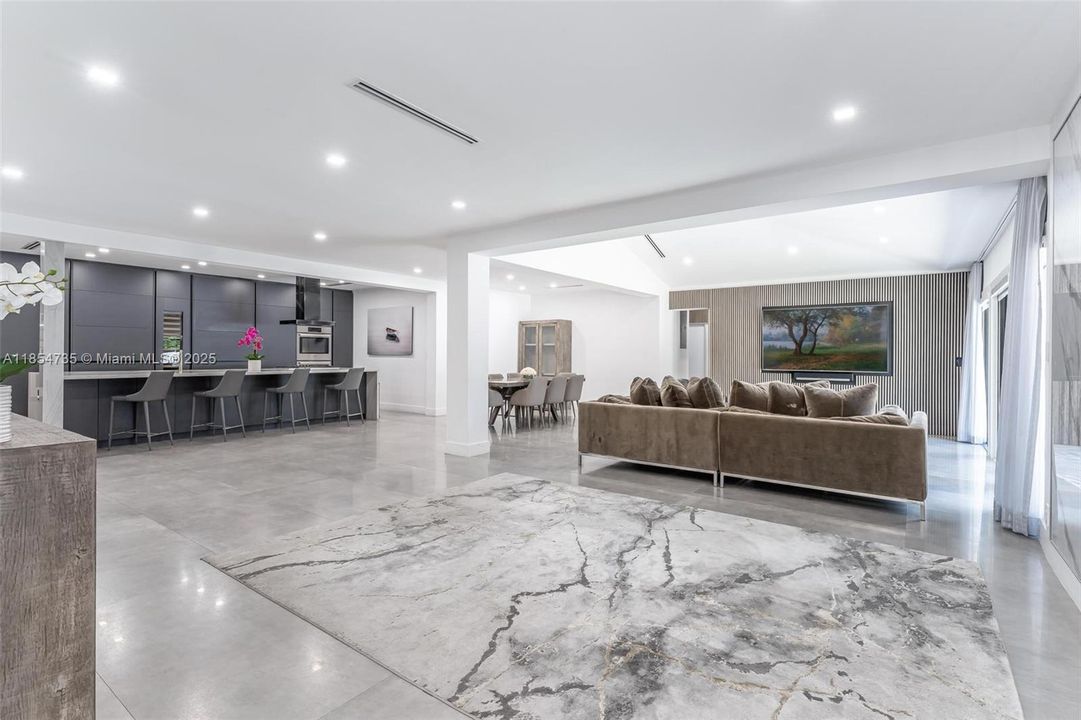 For Rent: $36,000 (6 beds, 5 baths, 3490 Square Feet)