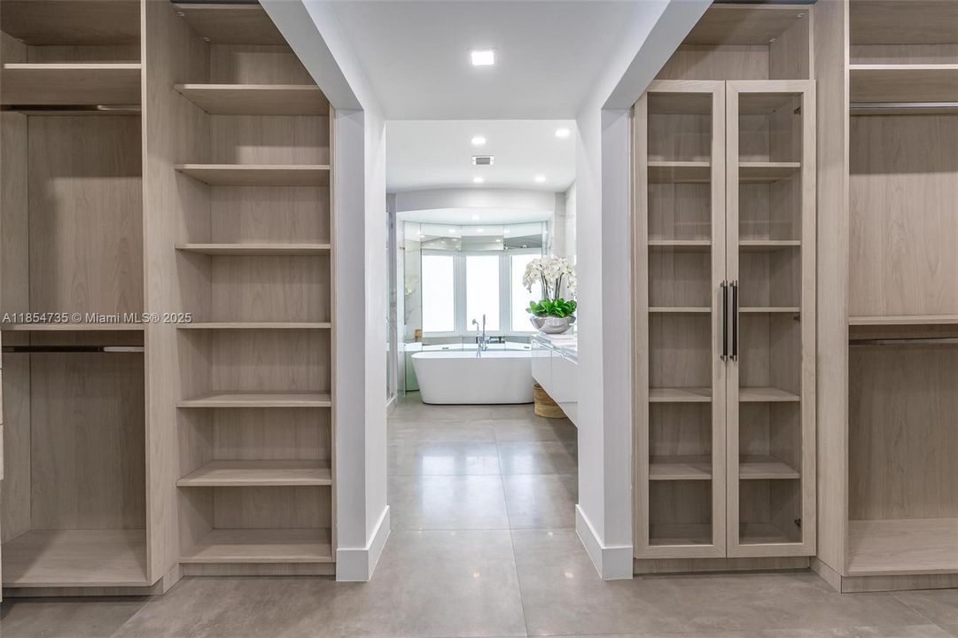 For Rent: $36,000 (6 beds, 5 baths, 3490 Square Feet)