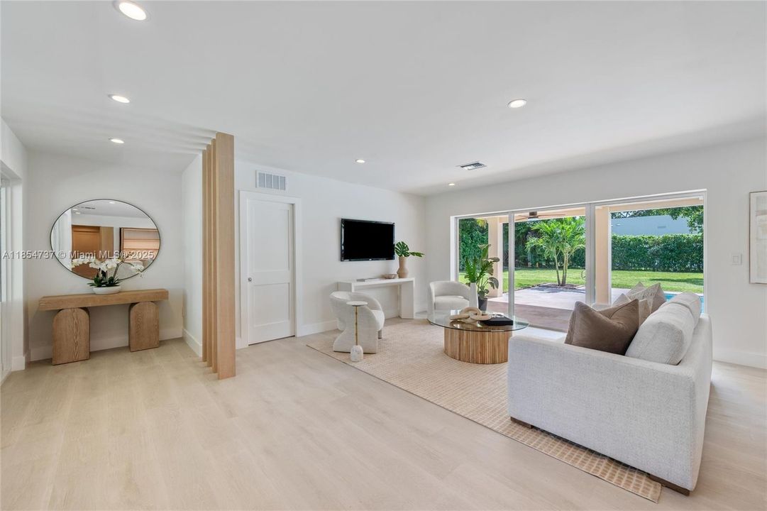 待售: $2,295,000 (4 贝兹, 3 浴室, 2148 平方英尺)