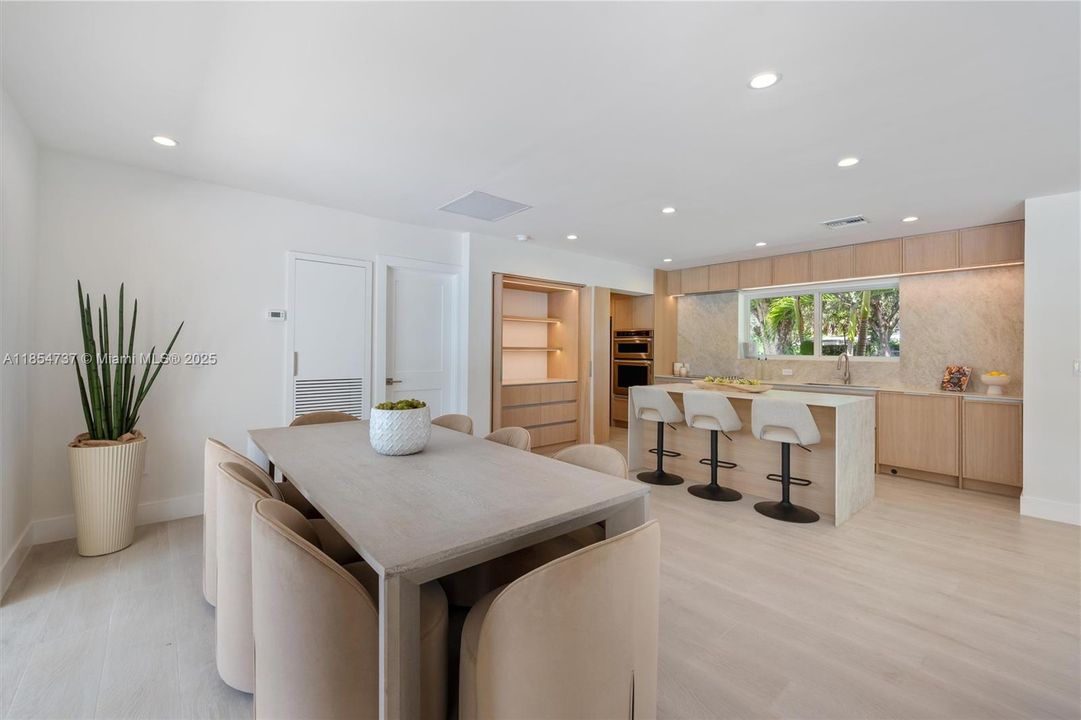 待售: $2,295,000 (4 贝兹, 3 浴室, 2148 平方英尺)