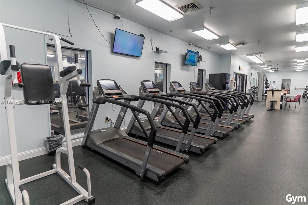 Под контрактом: $1,700 (1 спален, 1 ванн, 861 Квадратных фут)