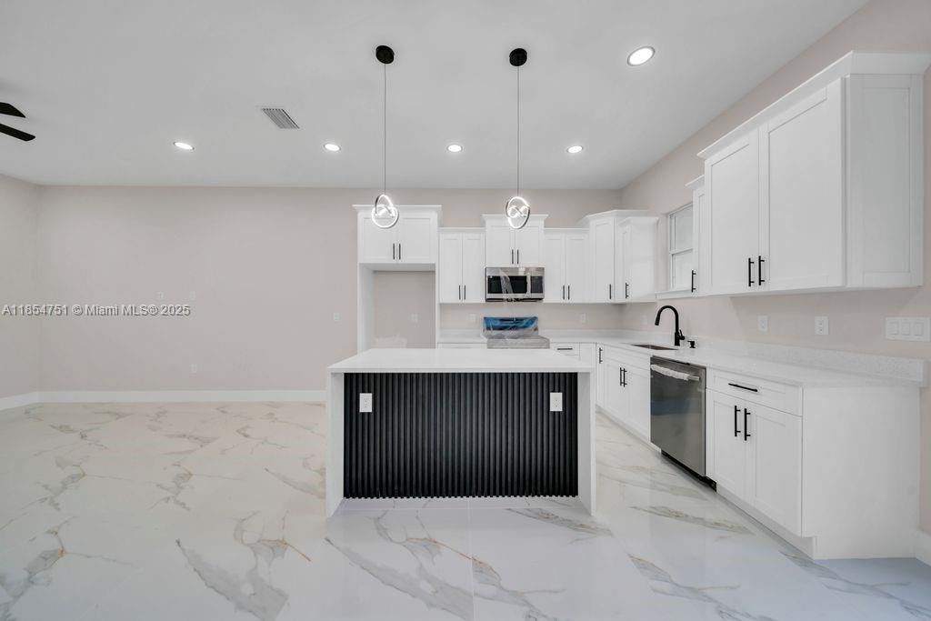 Недавно продано: $545,000 (0 спален, 0 ванн, 0 Квадратных фут)