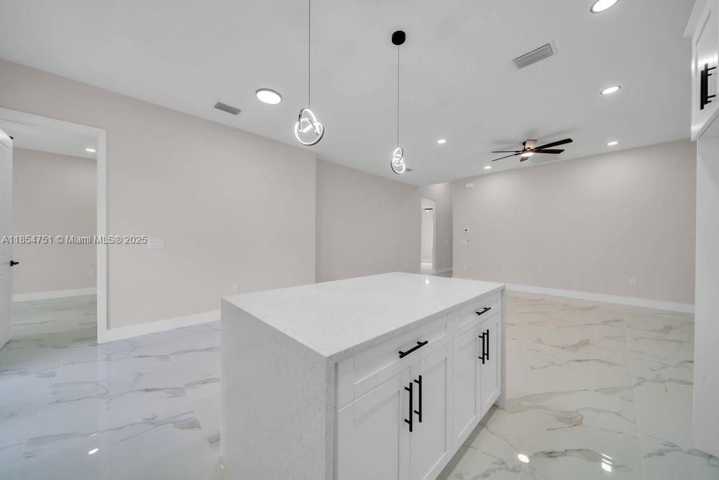 Недавно продано: $545,000 (0 спален, 0 ванн, 0 Квадратных фут)