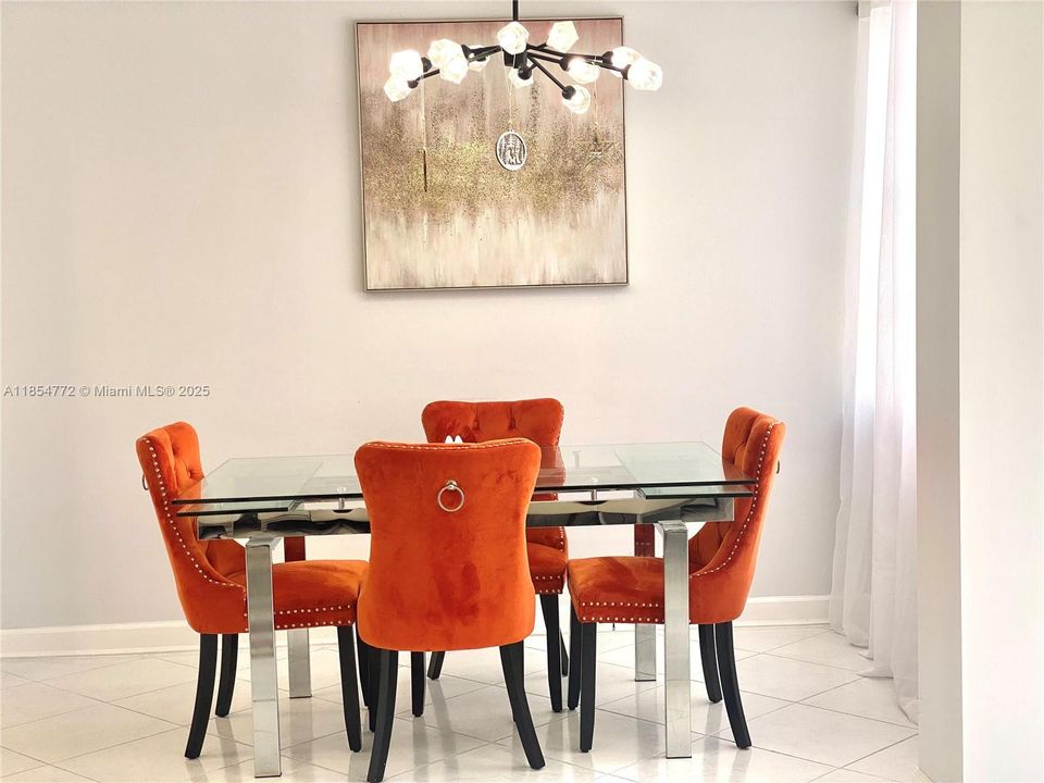 For Sale: $439,000 (1 beds, 1 baths, 943 Square Feet)